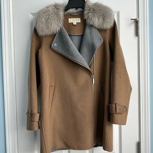 Michael Kors Coat with removable fur collar size 6 oversized fit
